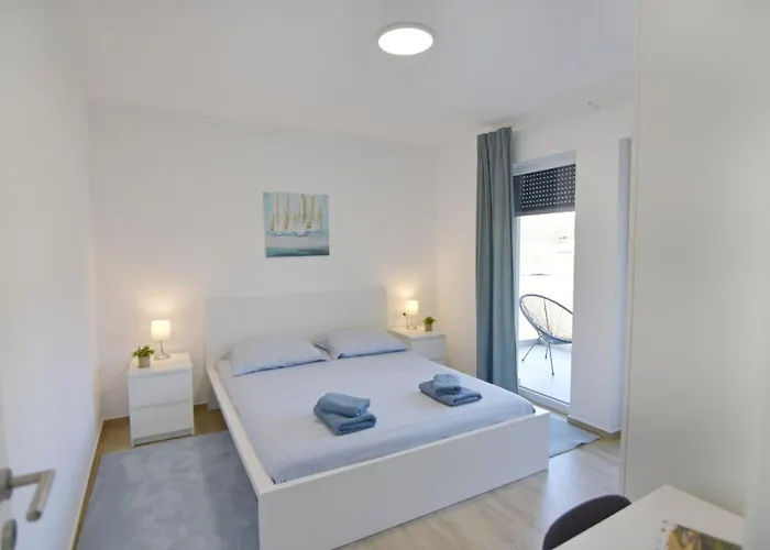 Modern Near Kanegra Umag