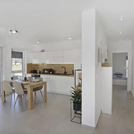 Apartment Modern Near Kanegra