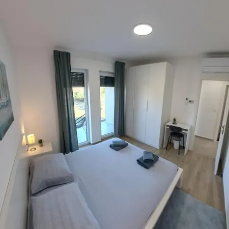 Modern Near Kanegra Umag