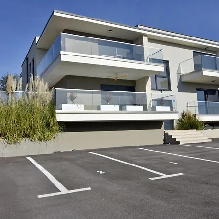 Apartment Modern Near Kanegra